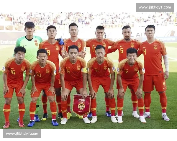 足球比赛精彩瞬间集锦:绝妙进球与惊艳扑救的完美呈现